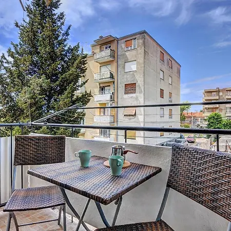 Apartment Lina