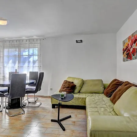 Apartment Lina